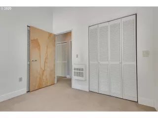 Photo #4: 20304435 Listing