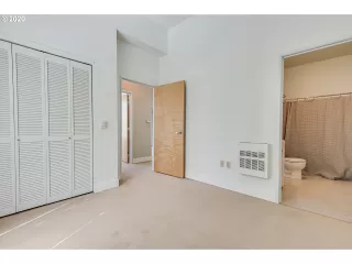 Photo #6: 20304435 Listing