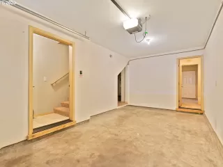 Photo #6: 20304467 Listing