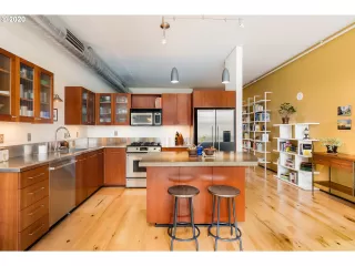 Photo #3: 20305054 Listing 