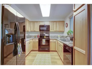 Photo #5: 20307789 Listing