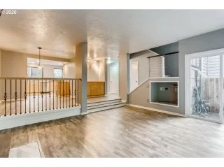 Photo #5: 20307937 Listing 