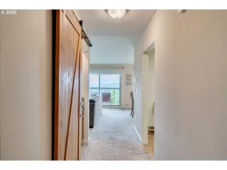 Photo #1: 20308702 Listing