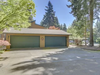 Photo #1: 20309161 Listing
