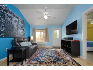 Photo #6: 20310094 Listing