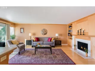 Photo #4: 20311738 Listing