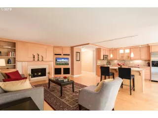 Photo #6: 20311738 Listing