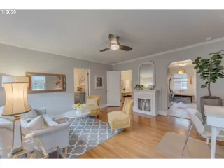 Photo #5: 20311795 Listing