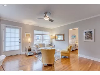 Photo #6: 20311795 Listing