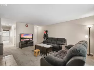 Photo #6: 20313205 Listing