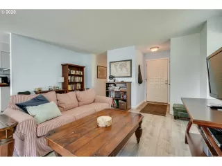 Photo #2: 20313854 Listing