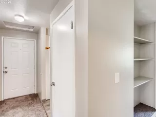 Photo #5: 20314797 Listing 