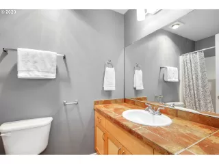 Photo #5: 20314917 Listing 