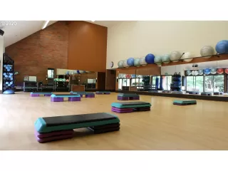 Photo #1: 20315437 Listing