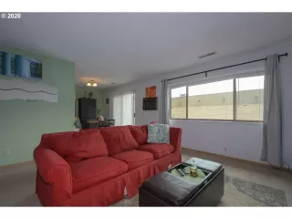 Photo #3: 20315779 Listing