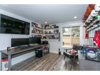 Photo #2: 20316182 Listing