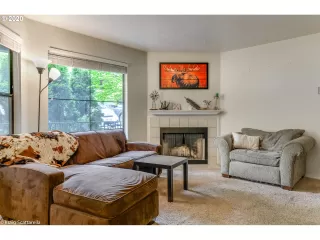 Photo #2: 20316299 Listing