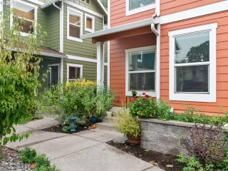 Photo #2: 20316621 Listing