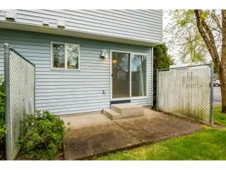 Photo #2: 20316629 Listing