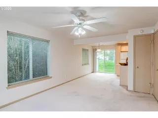 Photo #4: 20316629 Listing