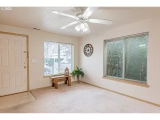 Photo #5: 20316629 Listing