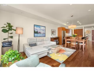 Photo #3: 20316770 Listing