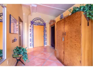 Photo #4: 20316849 Listing 