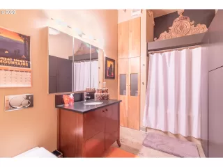 Photo #6: 20316849 Listing 