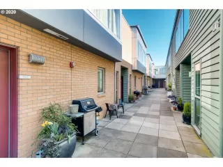 Photo #3: 20317148 Listing