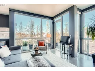 Photo #5: 20317148 Listing