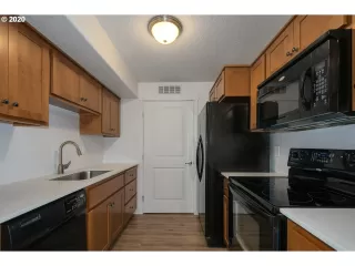 Photo #4: 20317406 Listing 