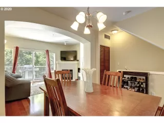 Photo #4: 20317957 Listing 