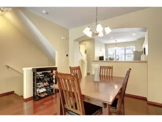 Photo #5: 20317957 Listing 
