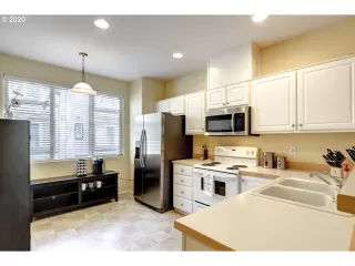 Photo #6: 20317957 Listing 