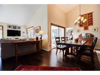 Photo #6: 20318208 Listing 