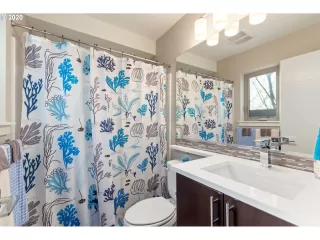 Photo #4: 20318261 Listing