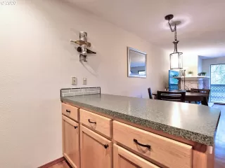 Photo #3: 20318950 Listing