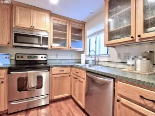 Photo #4: 20318950 Listing