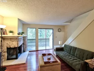 Photo #5: 20318950 Listing