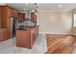 Photo #5: 20319545 Listing