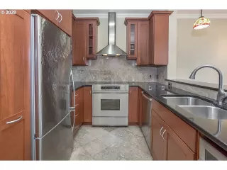 Photo #6: 20319545 Listing