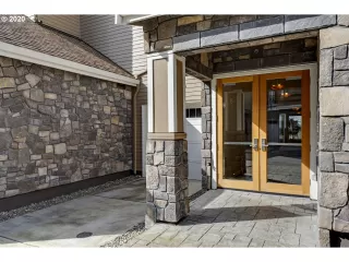 Photo #1: 20320156 Listing