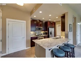 Photo #3: 20320156 Listing