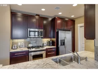 Photo #4: 20320156 Listing