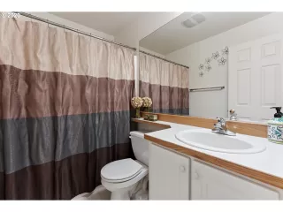 Photo #5: 20320381 Listing