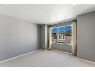 Photo #6: 20320381 Listing