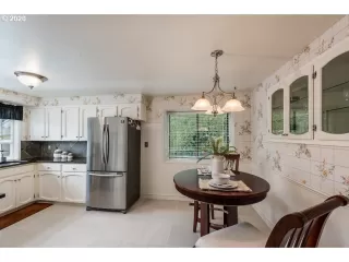 Photo #4: 20320989 Listing 