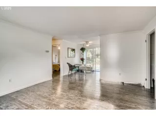 Photo #5: 20321747 Listing