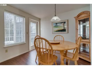 Photo #5: 20322349 Listing