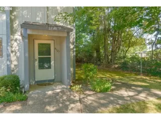 Photo #3: 20322456 Listing